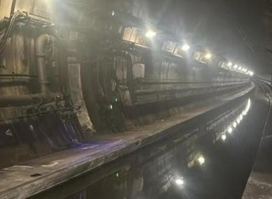 İngilterede kaos... Tüneli su bastı: Binlerce yolcu mahsur kaldı!
